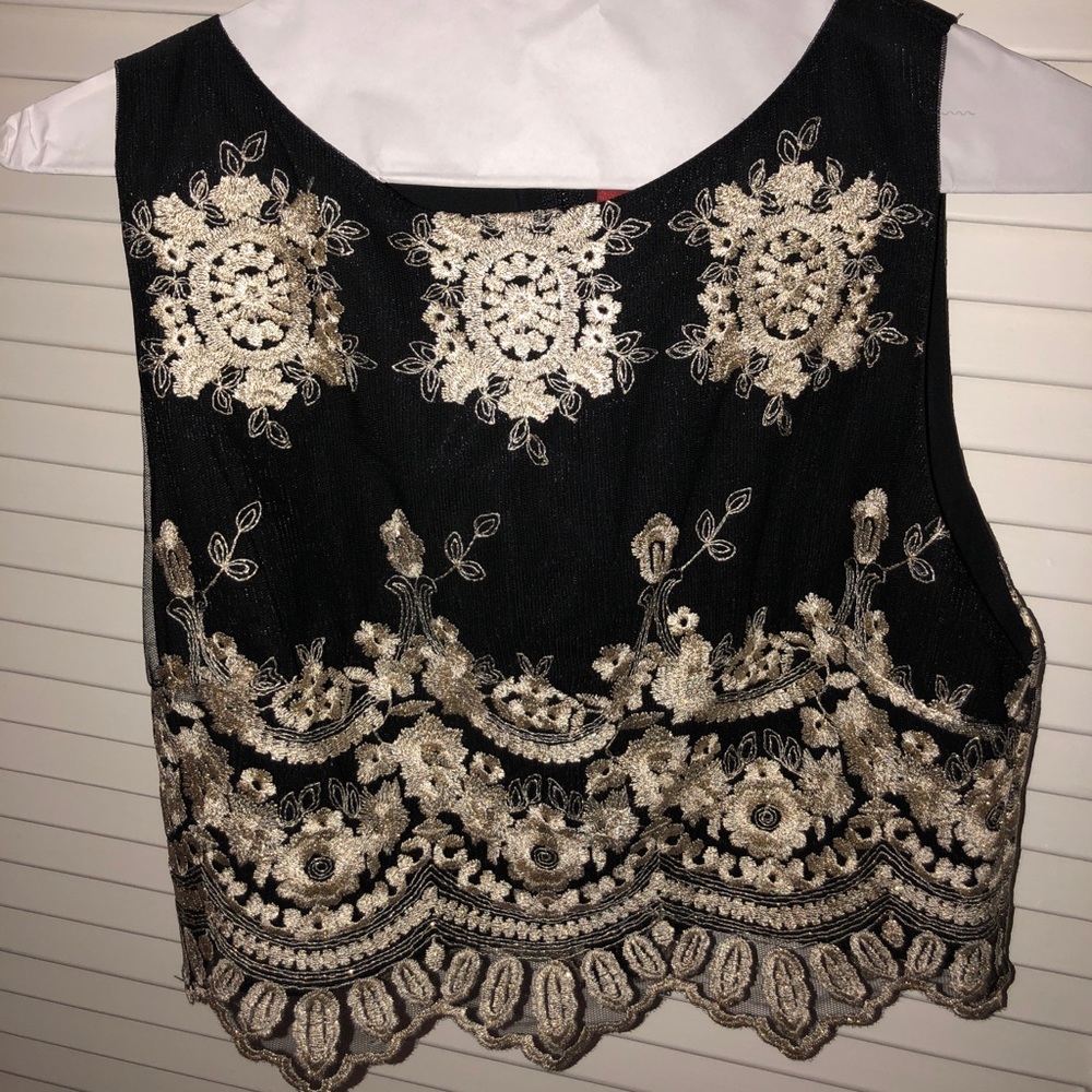 NEW Alice + Olivia black top with gold embroidery